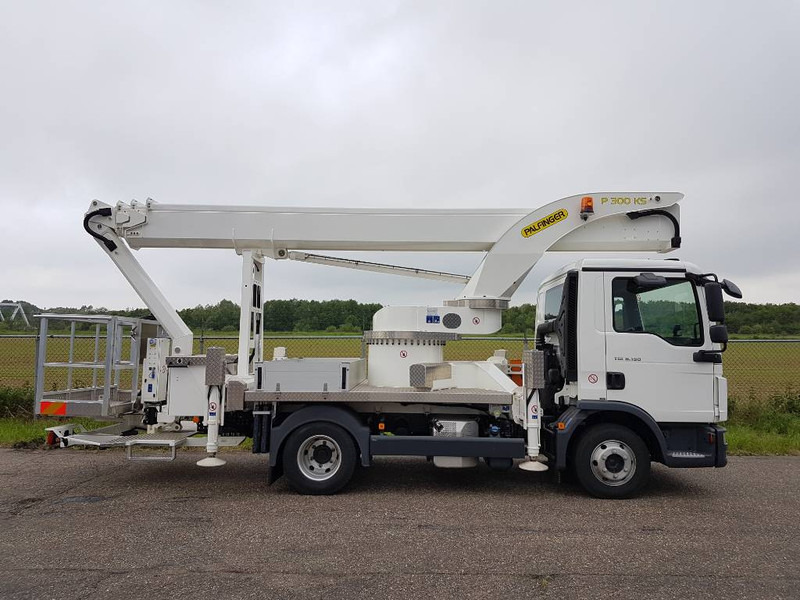 Palfinger P 300 KS - Platformë ajrore e montuar në kamion: foto 4 Palfinger P 300 KS - Platformë ajrore e montuar në kamion: foto 4