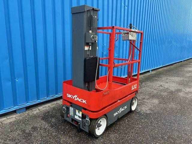 Skyjack SJ 12 - Ngritës me direk vertikal: foto 2 Skyjack SJ 12 - Ngritës me direk vertikal: foto 2