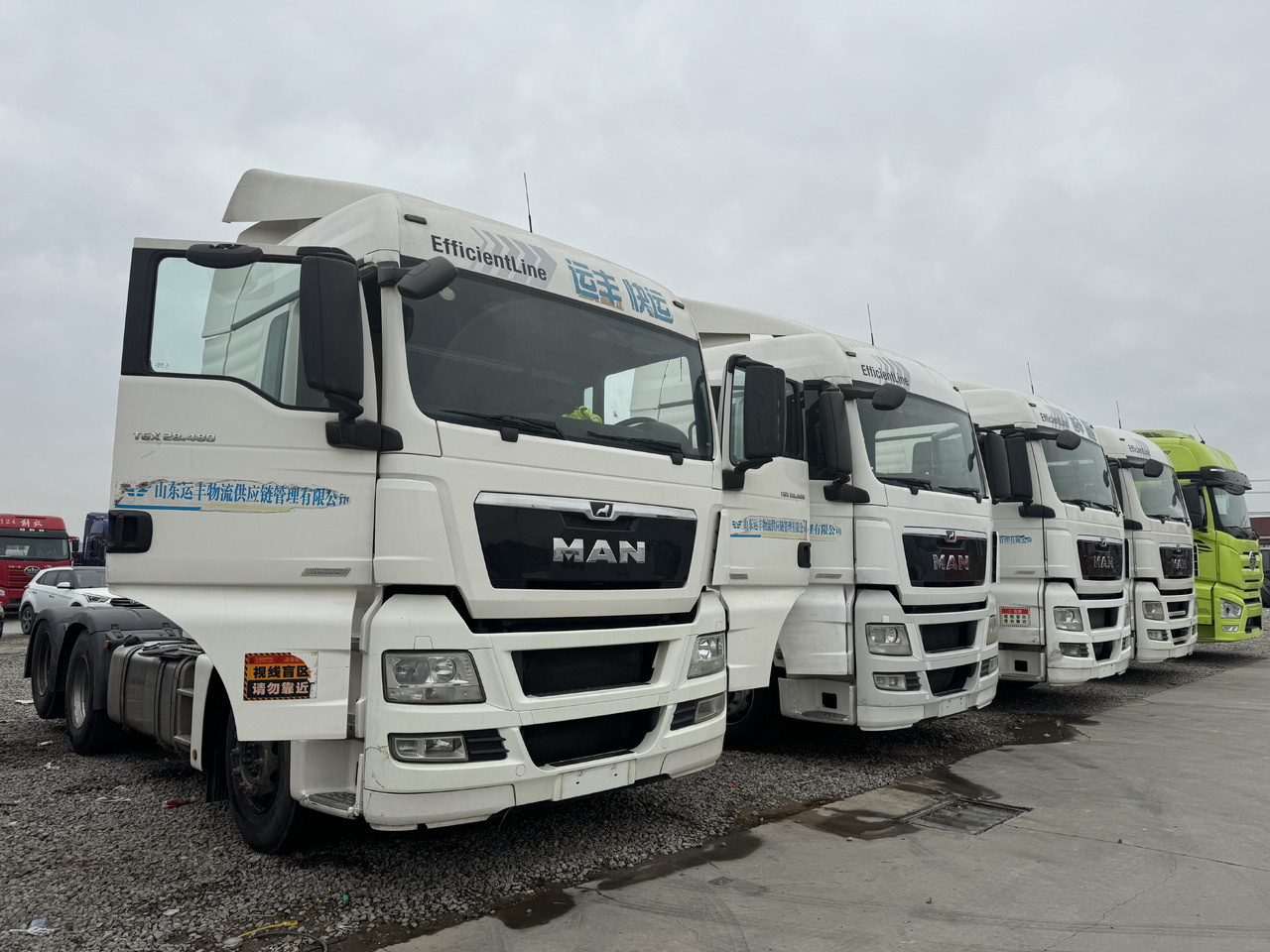 MAN TRUCK - Gjysmë-kamion: foto 1 MAN TRUCK - Gjysmë-kamion: foto 1
