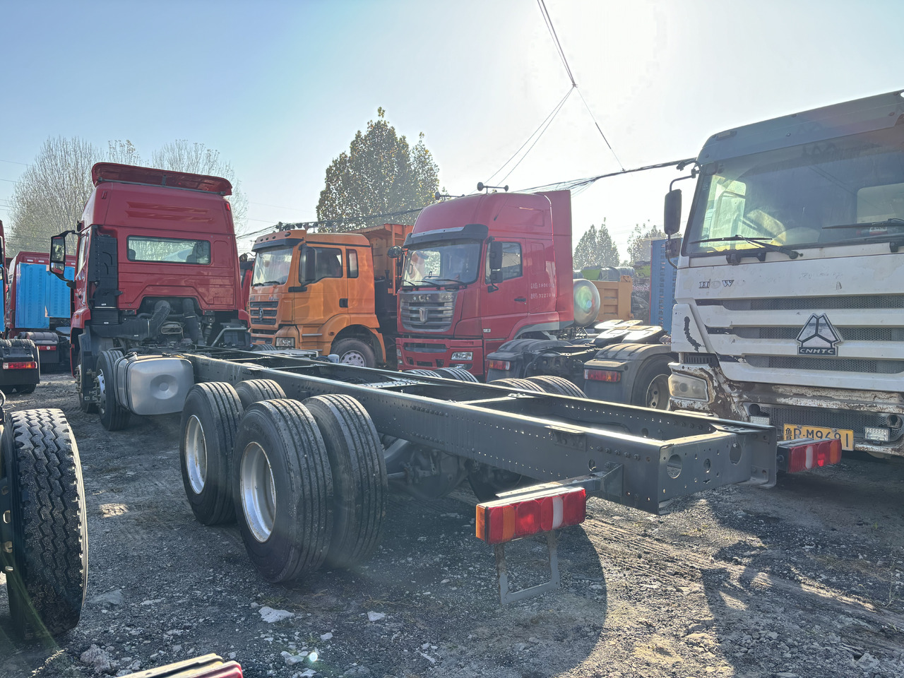 SINOTRUCK HAOHAN N7 - Gjysmë-kamion: foto 4 SINOTRUCK HAOHAN N7 - Gjysmë-kamion: foto 4