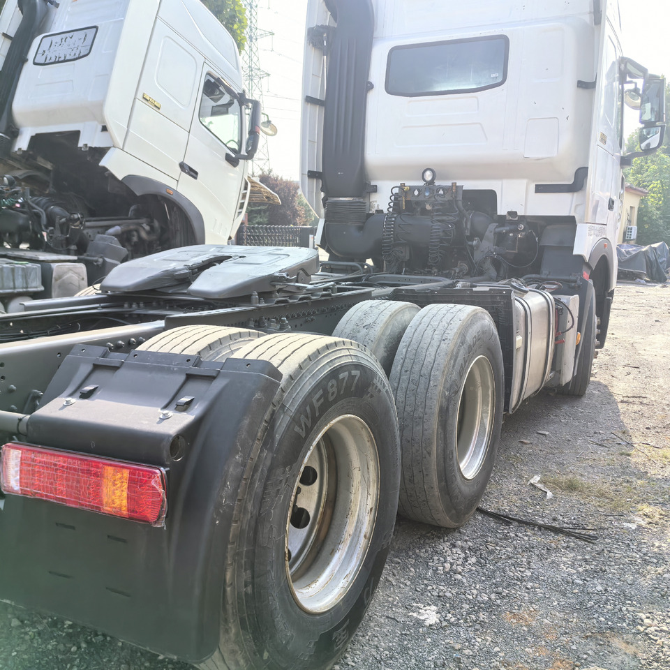 SINOTRUCK HOWO - Gjysmë-kamion: foto 5 SINOTRUCK HOWO - Gjysmë-kamion: foto 5