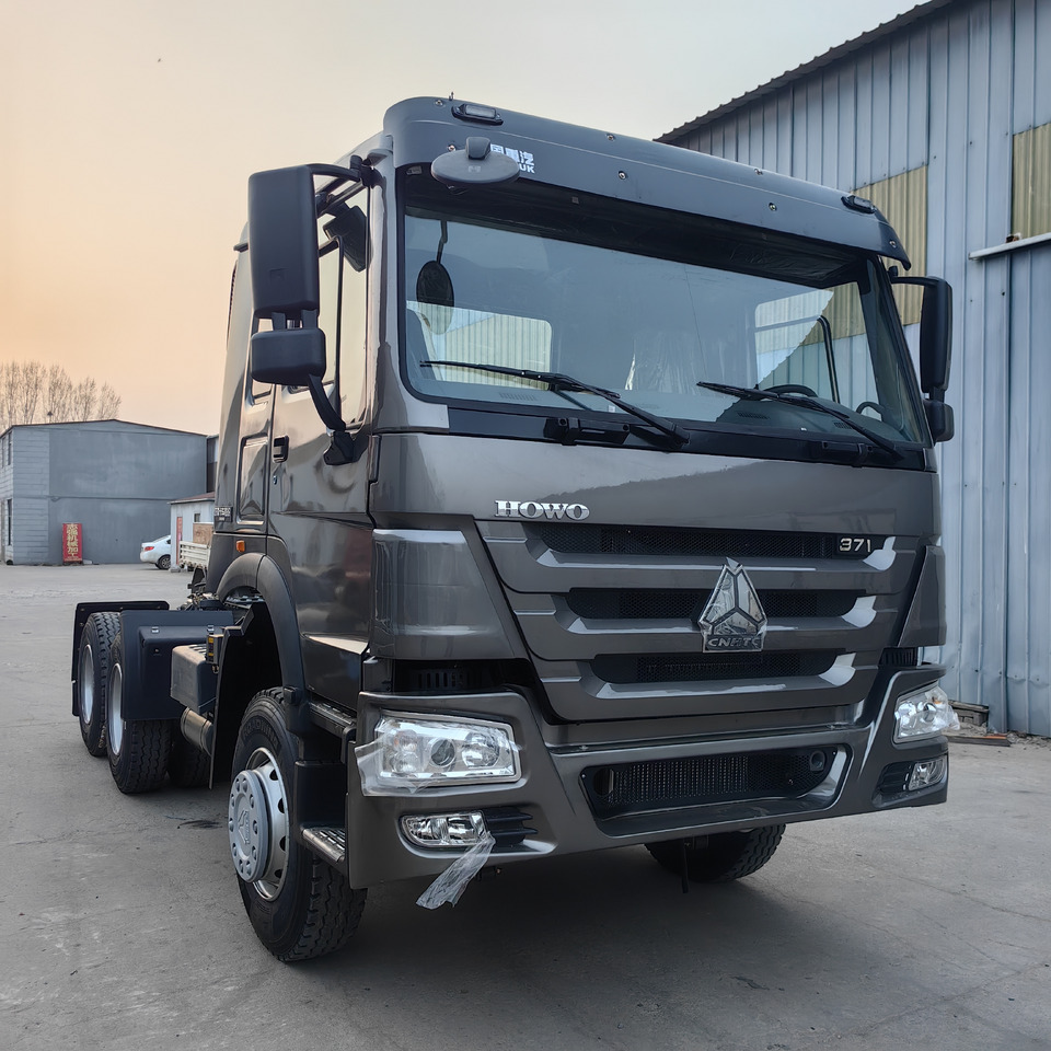 SINOTRUCK HOWO - Gjysmë-kamion: foto 3 SINOTRUCK HOWO - Gjysmë-kamion: foto 3