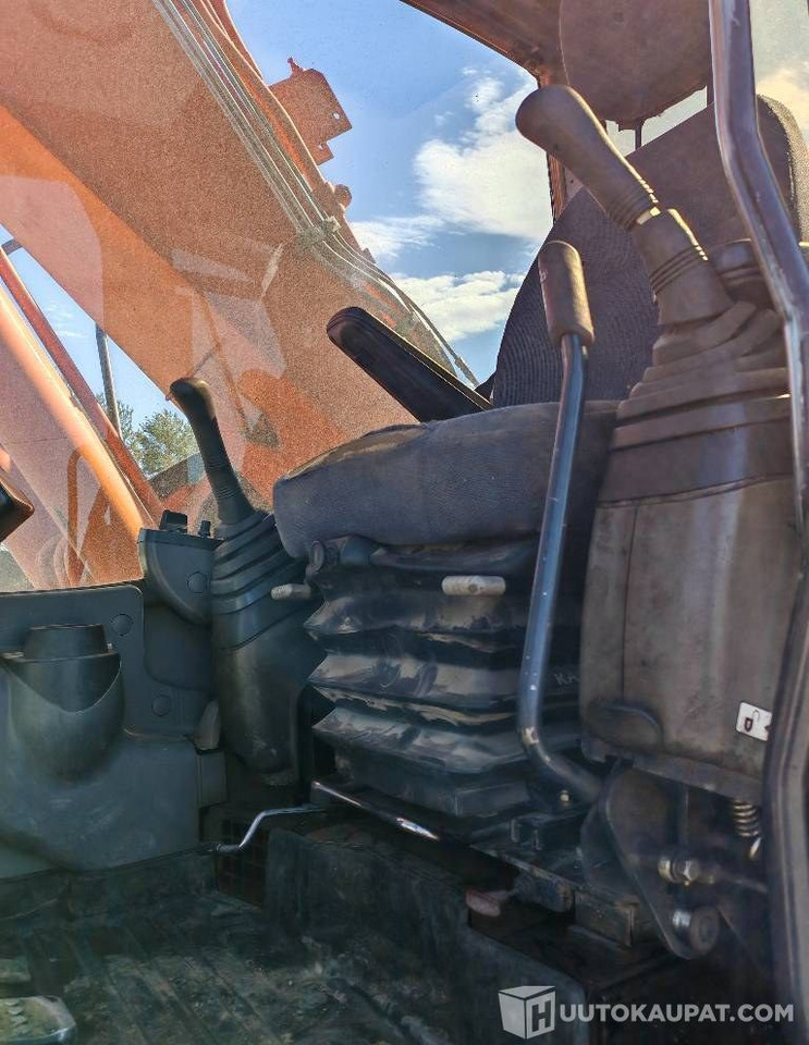Ekskavator me zinxhirë Hitachi ZX 225 US, 2003, 16 156 h Kaivinkone, Kurikka: foto 6