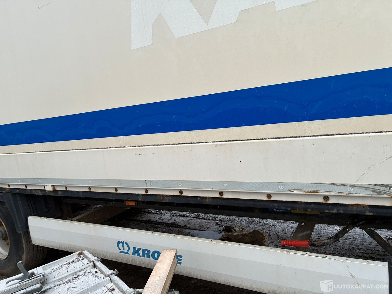 Krone Puoliperävaunu, 2014, Hyvinkää - Gjysmë rimorkio me vagonetë të mbyllur: foto 5 Krone Puoliperävaunu, 2014, Hyvinkää - Gjysmë rimorkio me vagonetë të mbyllur: foto 5