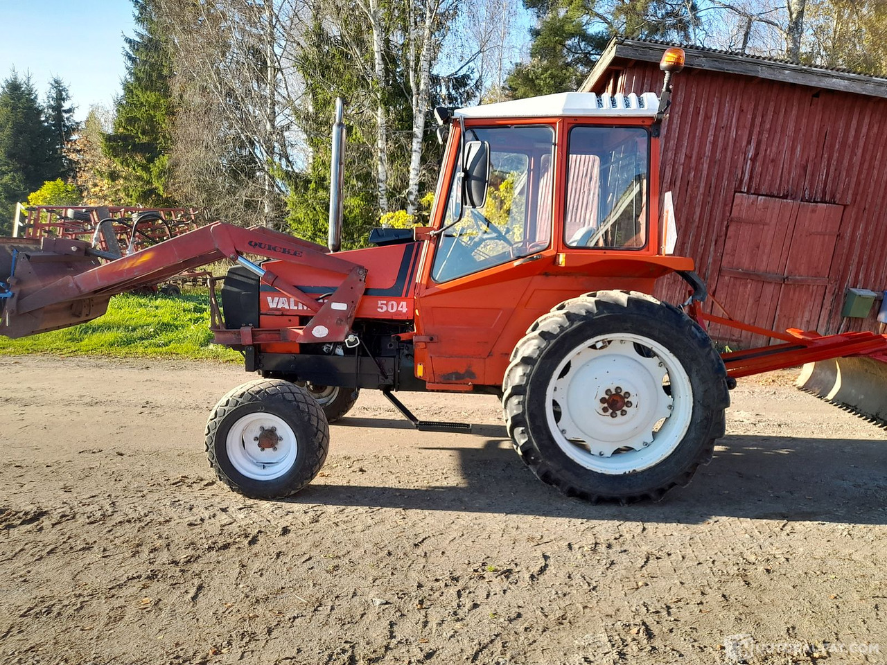 Traktori Valmet 504 1984 etukuormaajalla. Katso videot! MTK25, Forssa - Traktor: foto 5 Traktori Valmet 504 1984 etukuormaajalla. Katso videot! MTK25, Forssa - Traktor: foto 5
