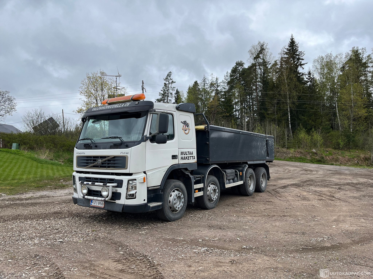 Volvo FM12, maansiirtokuorma-auto kipillä, 8X4, 2005, Vihti - Kamion vetëshkarkues: foto 2 Volvo FM12, maansiirtokuorma-auto kipillä, 8X4, 2005, Vihti - Kamion vetëshkarkues: foto 2