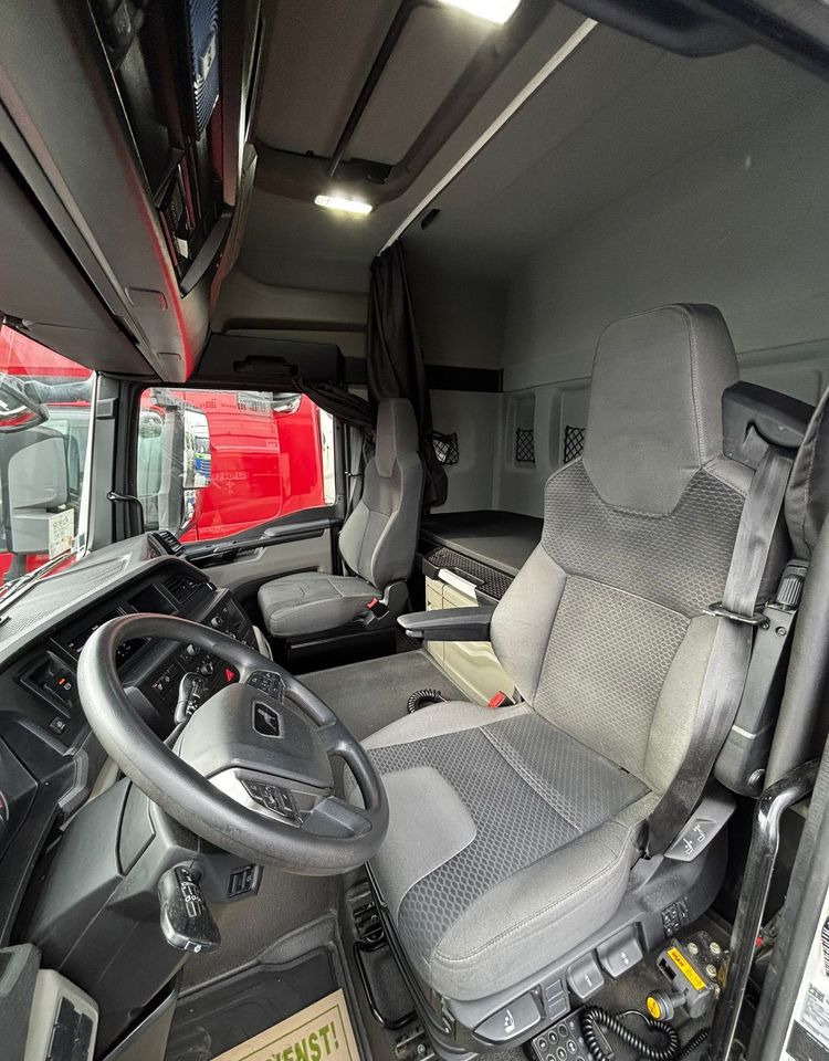 MAN TGS 18.470 NAUKA JAZDY STANDARD 4x2 / TGX 18.360 400 510 460 500 TOP STAN / ŚWIEŻO SPROWADZONY - Gjysmë-kamion: foto 5 MAN TGS 18.470 NAUKA JAZDY STANDARD 4x2 / TGX 18.360 400 510 460 500 TOP STAN / ŚWIEŻO SPROWADZONY - Gjysmë-kamion: foto 5