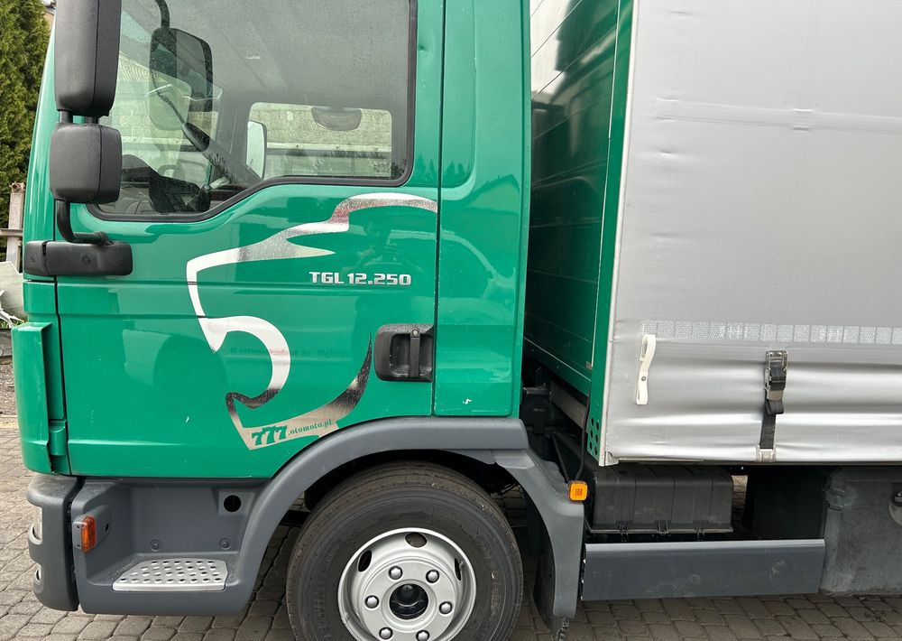 MAN TGL 12.250 6.2m AUTOMAT KLIMA z Niemiec ESP nowe opony EURO 6 / 4.75 rozstaw / zawiesie na wózek widłowy / TOP STAN / okazja nauka jazdy MOŻLIWOŚĆ DOSTOSOWANIA 12t - Kamion me tendë: foto 5 MAN TGL 12.250 6.2m AUTOMAT KLIMA z Niemiec ESP nowe opony EURO 6 / 4.75 rozstaw / zawiesie na wózek widłowy / TOP STAN / okazja nauka jazdy MOŻLIWOŚĆ DOSTOSOWANIA 12t - Kamion me tendë: foto 5