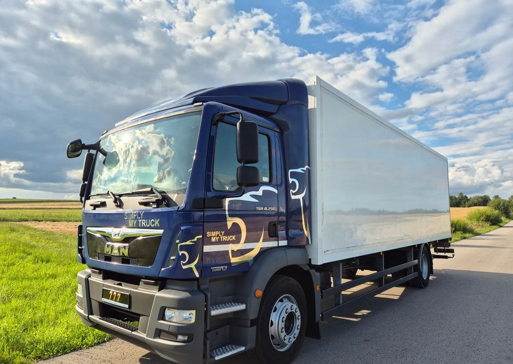 MAN TGM 18.250 Carrier 1950 D/E z Holandii / TOP STAN / 7.5m / 18 palet / winda + drzwi boczne / OKAZJA - Kamion frigorifer: foto 2 MAN TGM 18.250 Carrier 1950 D/E z Holandii / TOP STAN / 7.5m / 18 palet / winda + drzwi boczne / OKAZJA - Kamion frigorifer: foto 2