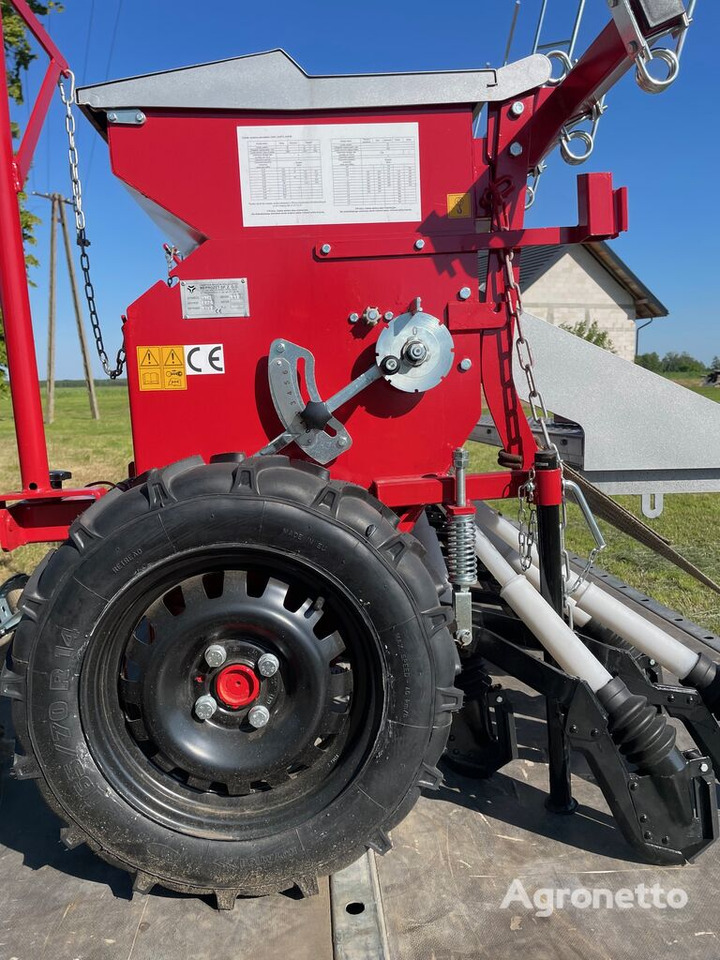 Meprozet S107T / S117T 3,0m - Mbjellëse në radhë: foto 4 Meprozet S107T / S117T 3,0m - Mbjellëse në radhë: foto 4