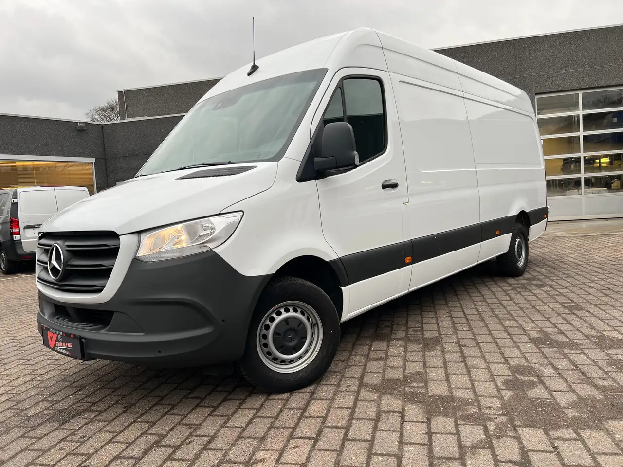 Mercedes-Benz Sprinter 317 L3H2 (37.000ex) 9G-TRONIC CAMERA PTS MBUX - Furgon: foto 2 Mercedes-Benz Sprinter 317 L3H2 (37.000ex) 9G-TRONIC CAMERA PTS MBUX - Furgon: foto 2