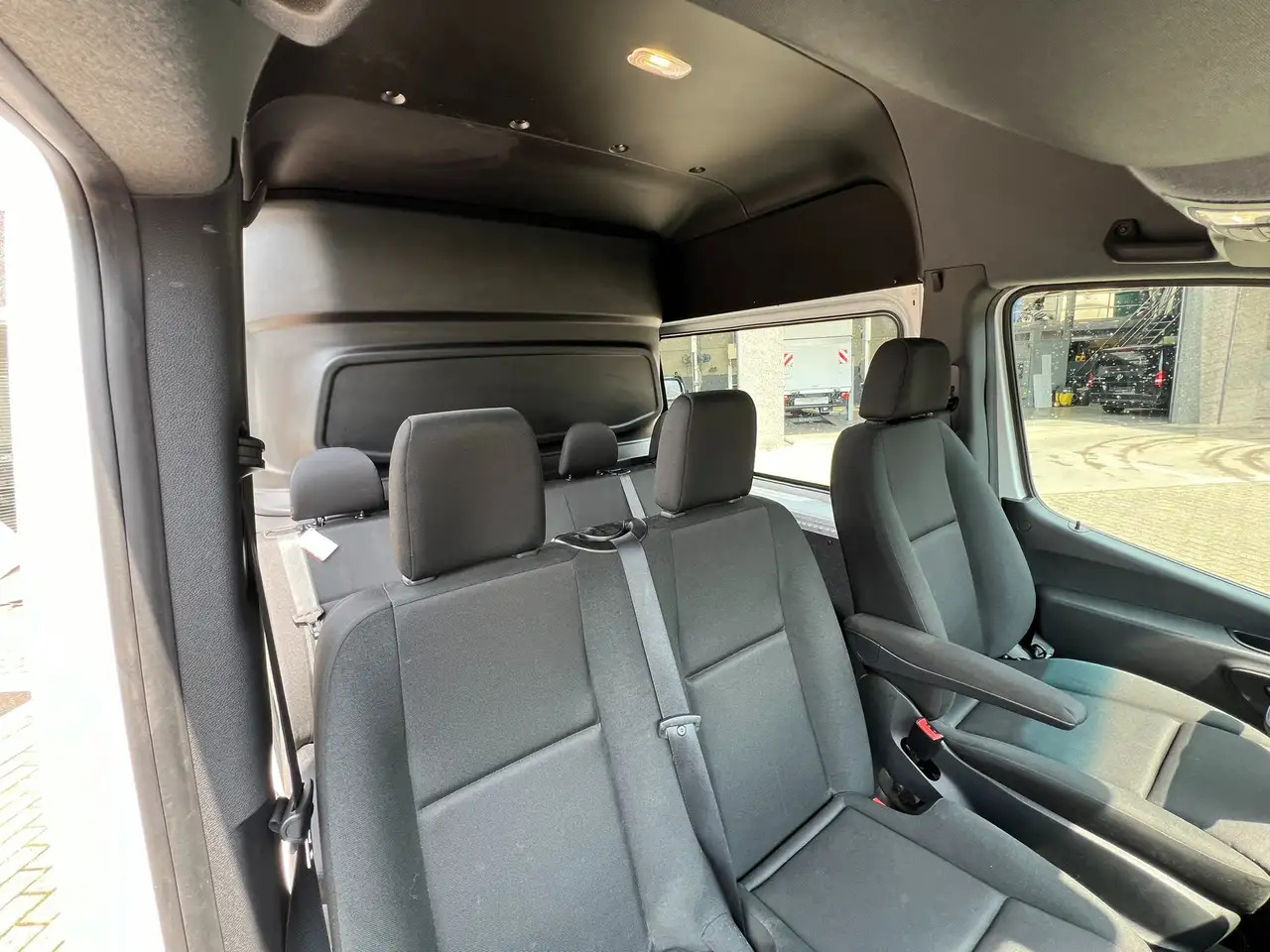 Mercedes-Benz Sprinter 317 L3H2 (44.200ex) 3.5T SLEEP | DUB CAB 7PL - Kamioncine dopio kabinë: foto 3 Mercedes-Benz Sprinter 317 L3H2 (44.200ex) 3.5T SLEEP | DUB CAB 7PL - Kamioncine dopio kabinë: foto 3
