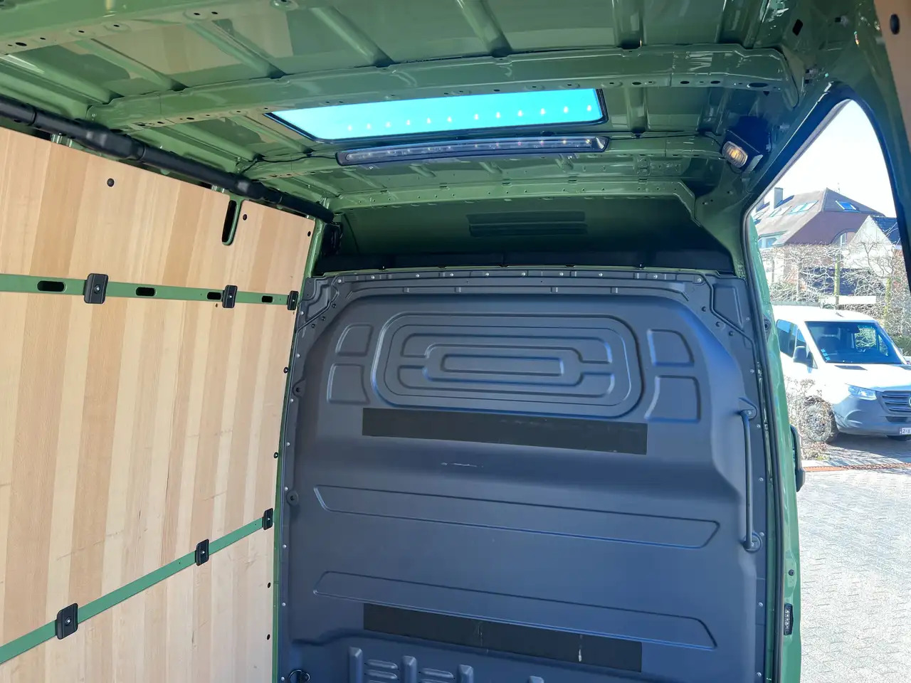 Lizingu i Mercedes-Benz Sprinter 319 L2H2 AWD (58.500€ex) 360CAMERA|4X4|2.8t Sle Mercedes-Benz Sprinter 319 L2H2 AWD (58.500€ex) 360CAMERA|4X4|2.8t Sle: foto 10