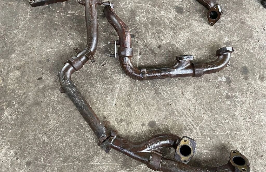 Scania R 730 V8 1906965 Scania R 730 V8 1906965 truck - Kolektori i shkarkimit për Kamioni: foto 3 Scania R 730 V8 1906965 Scania R 730 V8 1906965 truck - Kolektori i shkarkimit për Kamioni: foto 3