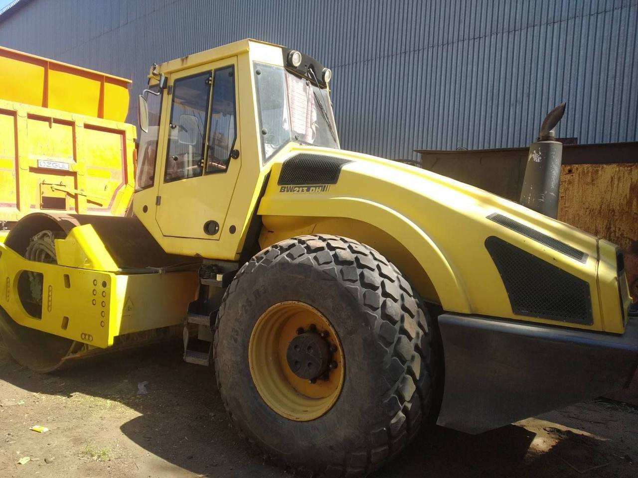 BOMAG BW 213 DH-4 - Ngjeshës: foto 1 BOMAG BW 213 DH-4 - Ngjeshës: foto 1