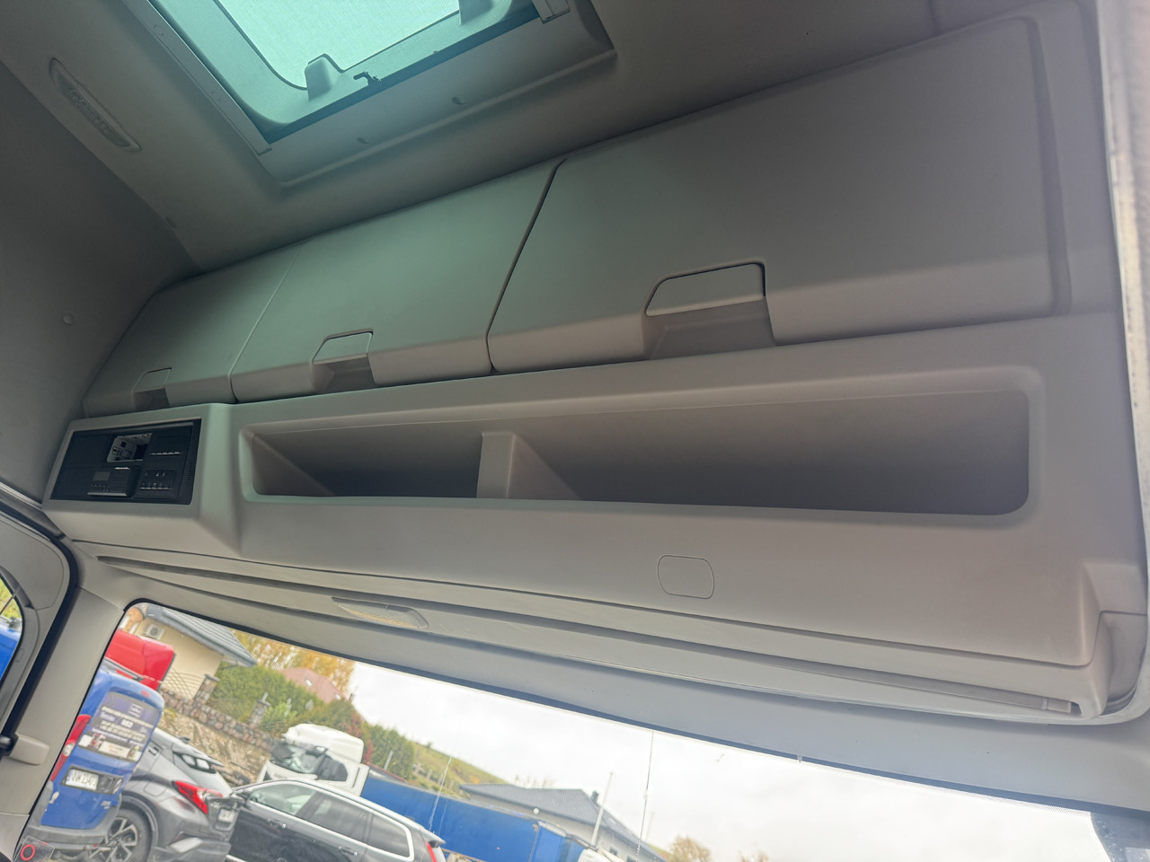 FORD F-Max 500 Trucks - Kabina dhe interier: foto 3 FORD F-Max 500 Trucks - Kabina dhe interier: foto 3