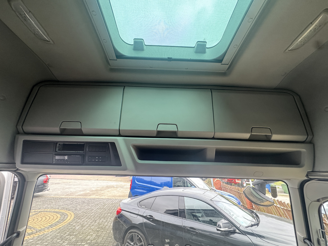 FORD F-Max 500 Trucks - Kabina dhe interier: foto 1 FORD F-Max 500 Trucks - Kabina dhe interier: foto 1