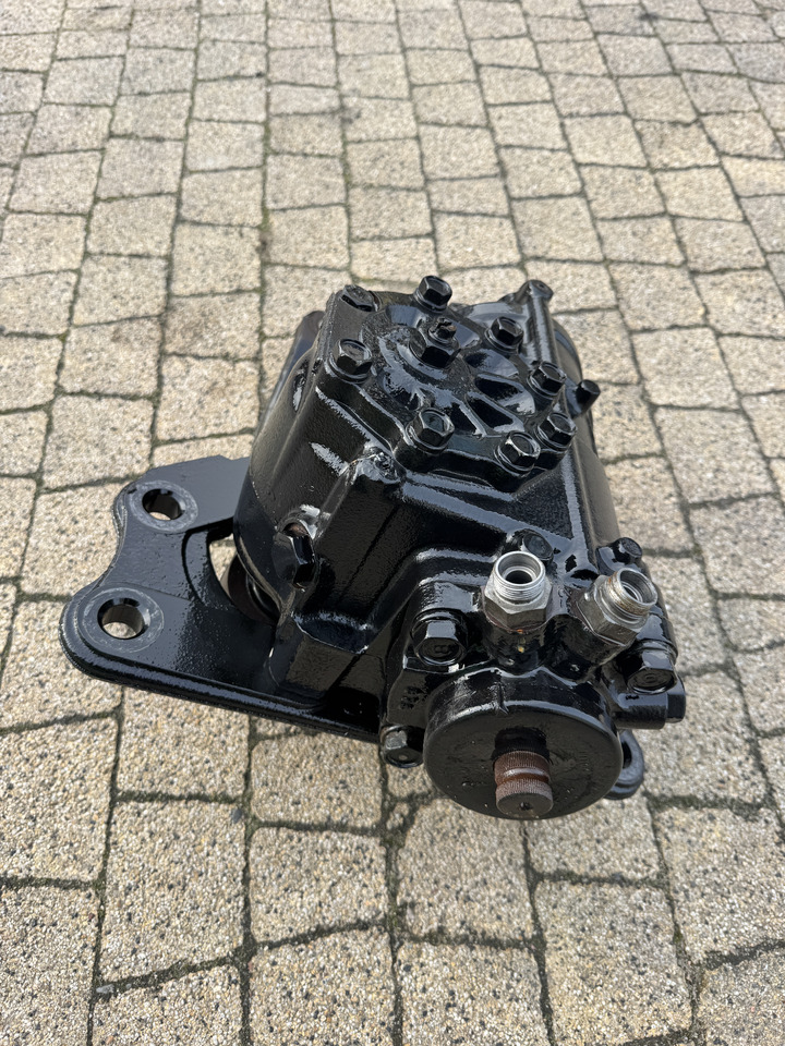 Ford F-Max 500 - Kolona e drejtimit: foto 2 Ford F-Max 500 - Kolona e drejtimit: foto 2