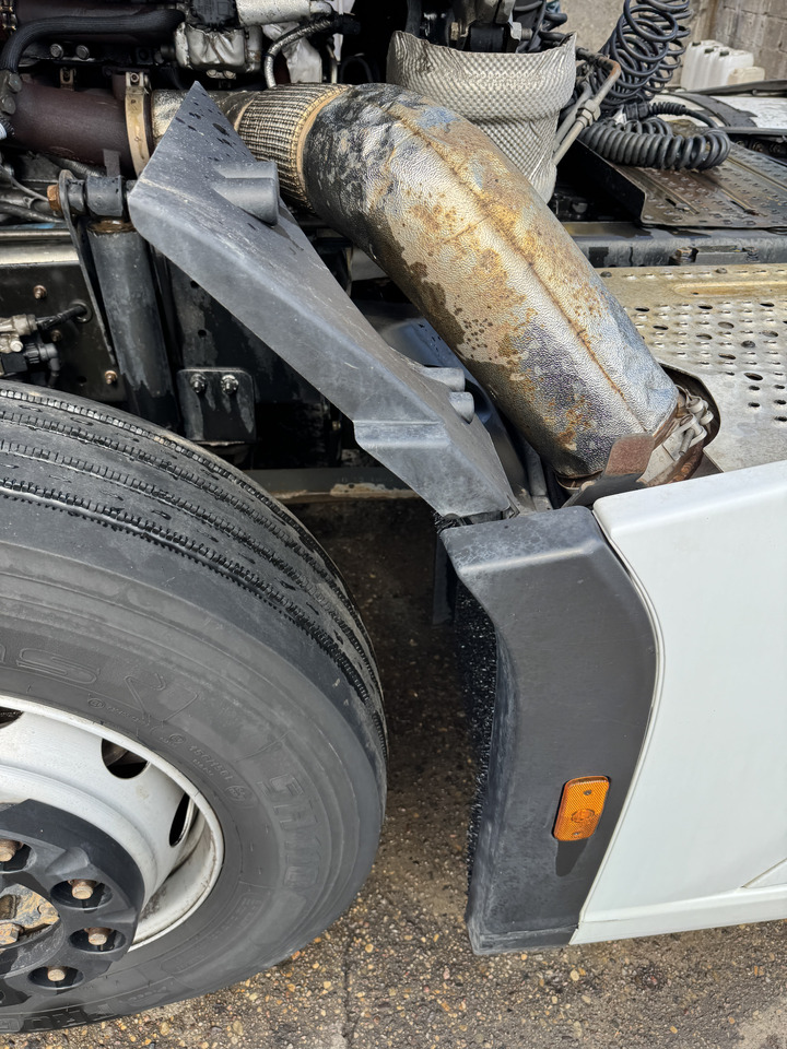 Ford F-Max - Parafango: foto 2 Ford F-Max - Parafango: foto 2