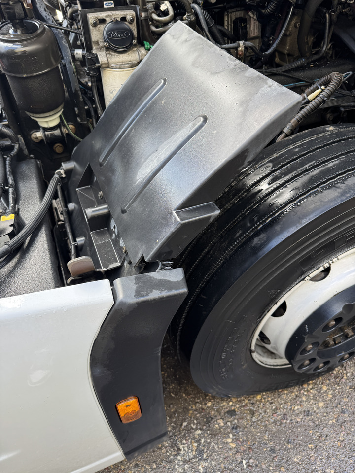 Ford F-Max - Parafango: foto 1 Ford F-Max - Parafango: foto 1