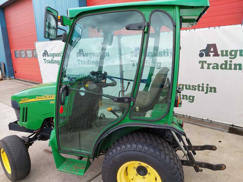 John Deere 2320 - Minitraktor: foto 2 John Deere 2320 - Minitraktor: foto 2