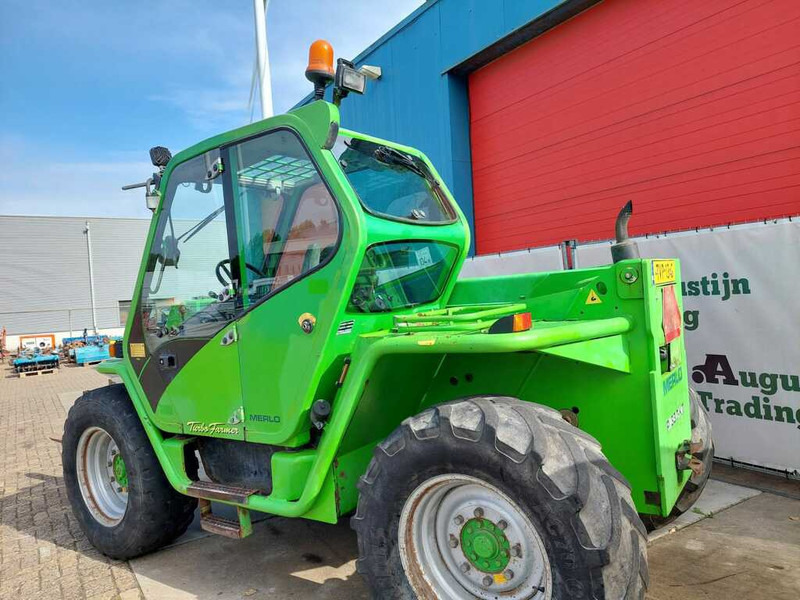 Merlo P 33.7 KT - Ekskavator teleskopik: foto 4 Merlo P 33.7 KT - Ekskavator teleskopik: foto 4