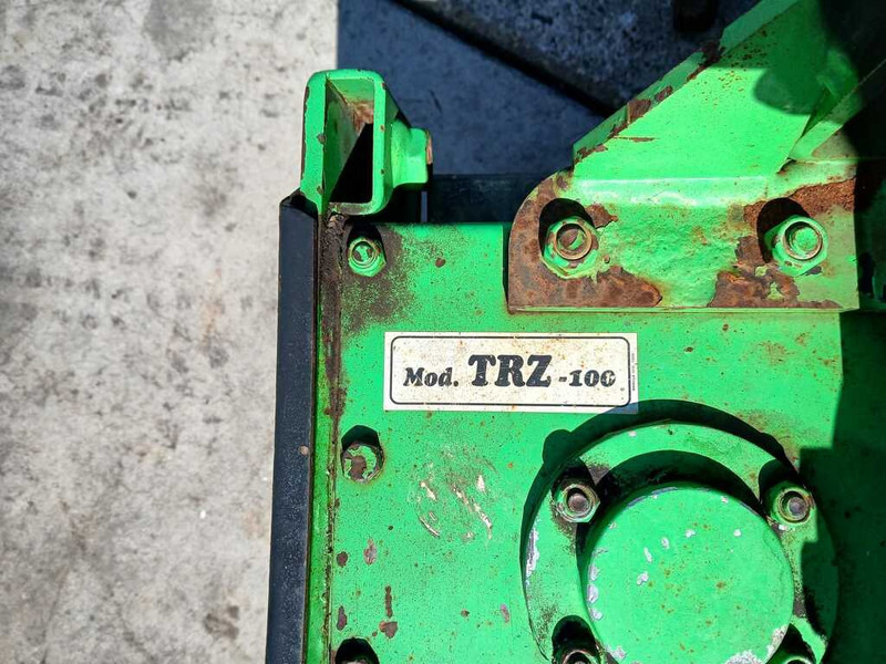 Trer MTZ 100 - Lirues kopshti: foto 5 Trer MTZ 100 - Lirues kopshti: foto 5