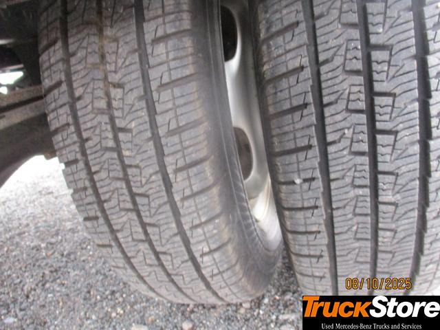 FUSO Canter 3C15 - Kamioncine me kontinier: foto 2 FUSO Canter 3C15 - Kamioncine me kontinier: foto 2