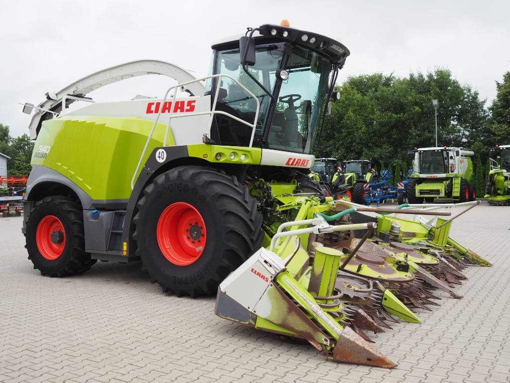 Claas Jaguar 940 4WD + Orbis 600 SD - Korrëse foragjere: foto 4 Claas Jaguar 940 4WD + Orbis 600 SD - Korrëse foragjere: foto 4