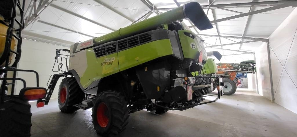 Claas Lexion 7500 + V930 - Autokombajnë: foto 3 Claas Lexion 7500 + V930 - Autokombajnë: foto 3