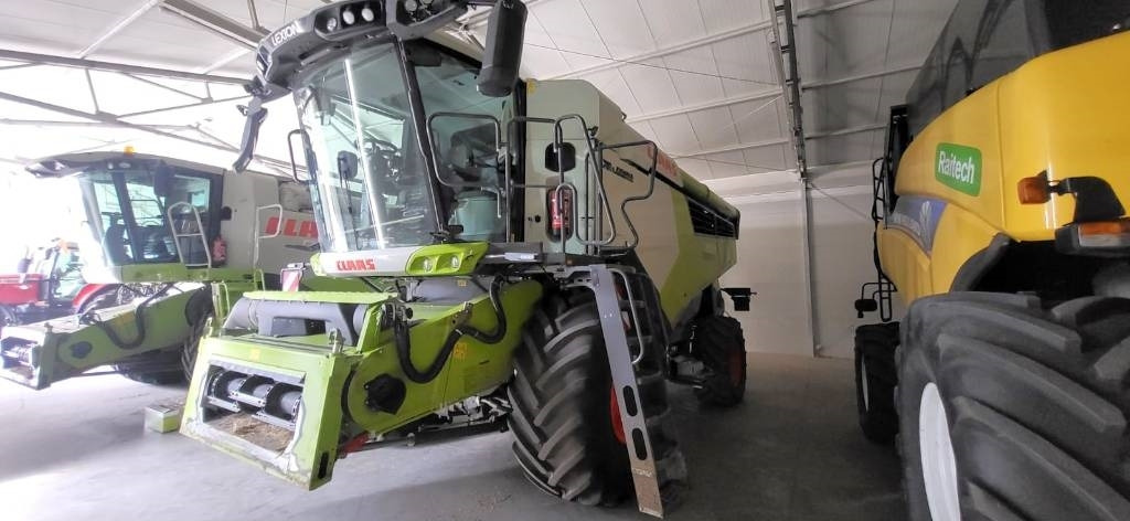 Claas Lexion 7500 + V930 - Autokombajnë: foto 2 Claas Lexion 7500 + V930 - Autokombajnë: foto 2