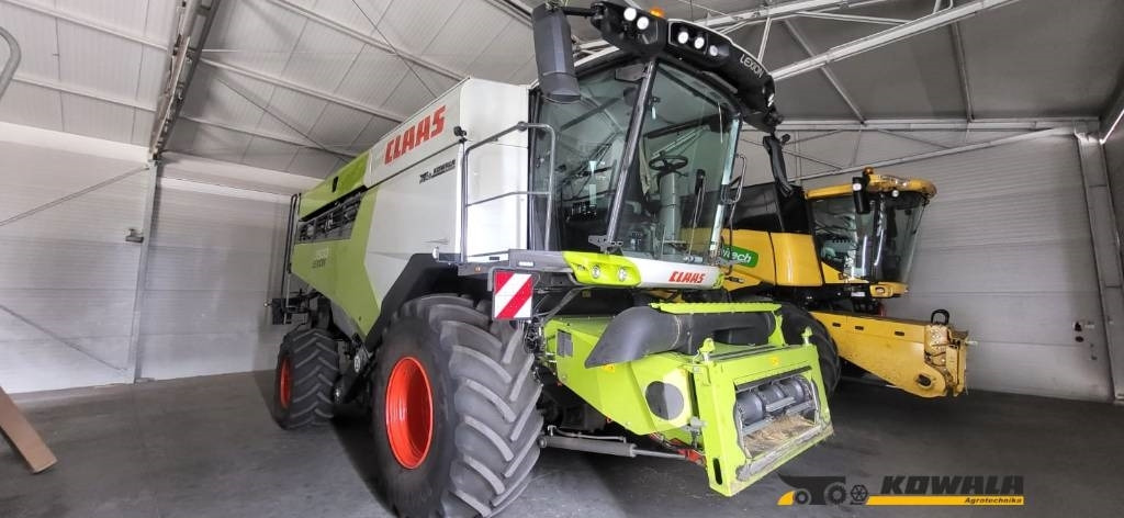Claas Lexion 7500 + V930 - Autokombajnë: foto 1 Claas Lexion 7500 + V930 - Autokombajnë: foto 1