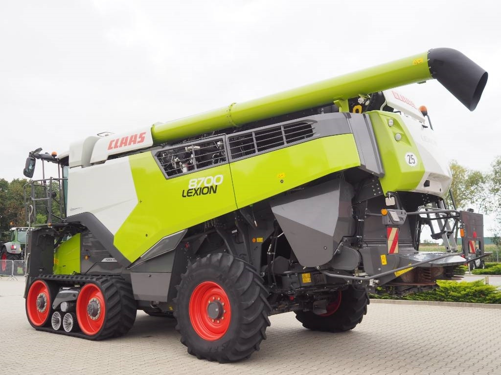 Claas Lexion 8700TT + V1080 - Autokombajnë: foto 2 Claas Lexion 8700TT + V1080 - Autokombajnë: foto 2