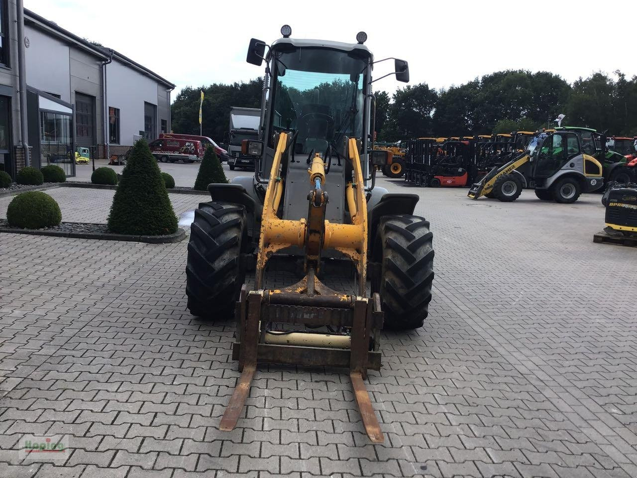 Atlas 70 - Ngarkues ballor për traktor: foto 3 Atlas 70 - Ngarkues ballor për traktor: foto 3