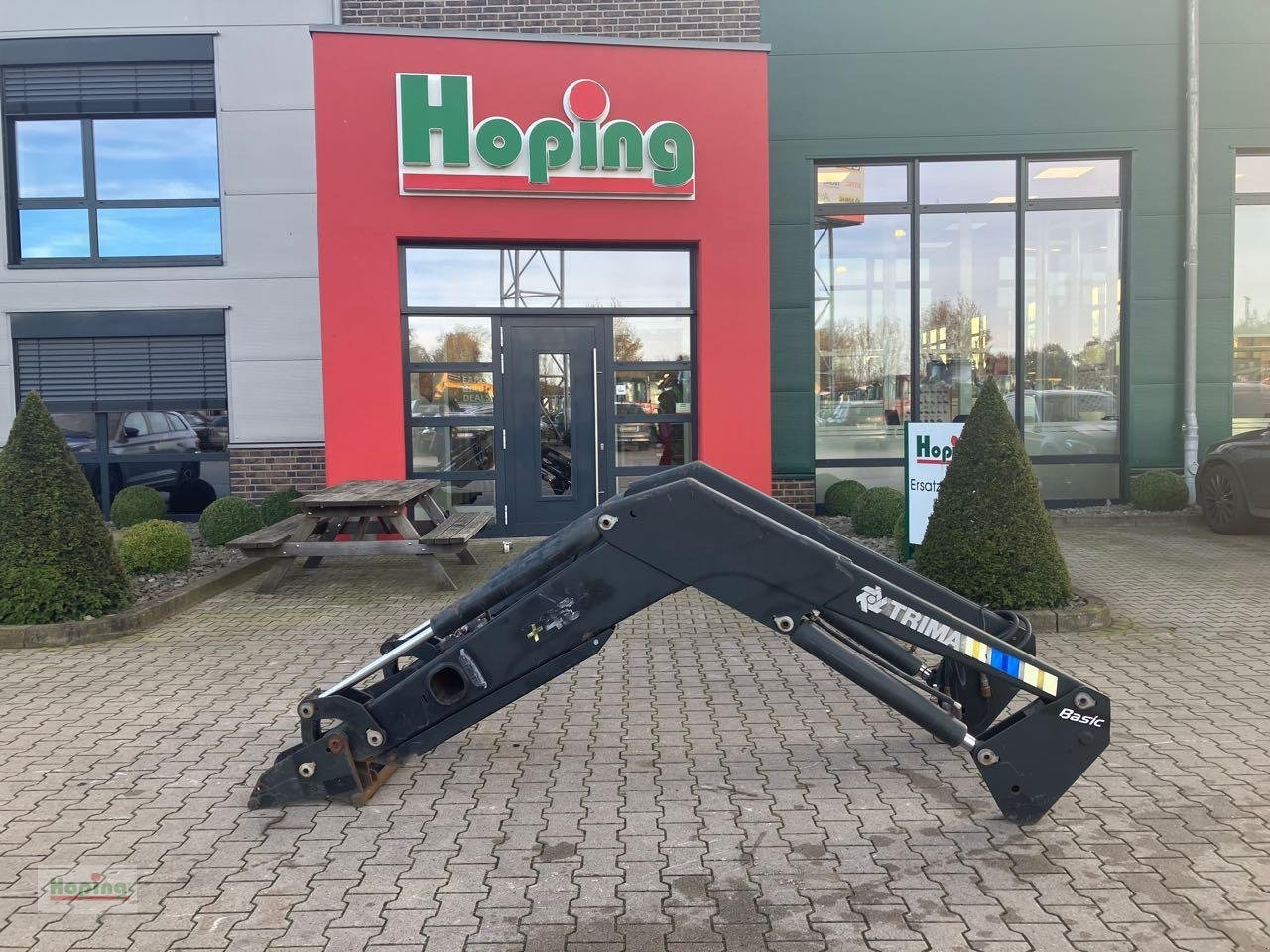 Baas 50+4 - Ngarkues ballor për traktor: foto 1 Baas 50+4 - Ngarkues ballor për traktor: foto 1