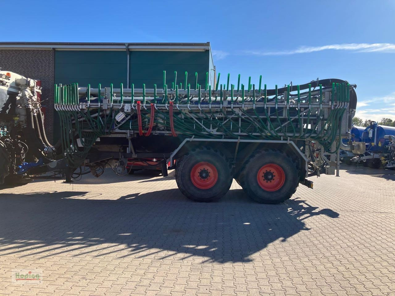 CLAAS Xerion 4000 Saddle Trac Gülletechnik - Traktor: foto 3 CLAAS Xerion 4000 Saddle Trac Gülletechnik - Traktor: foto 3