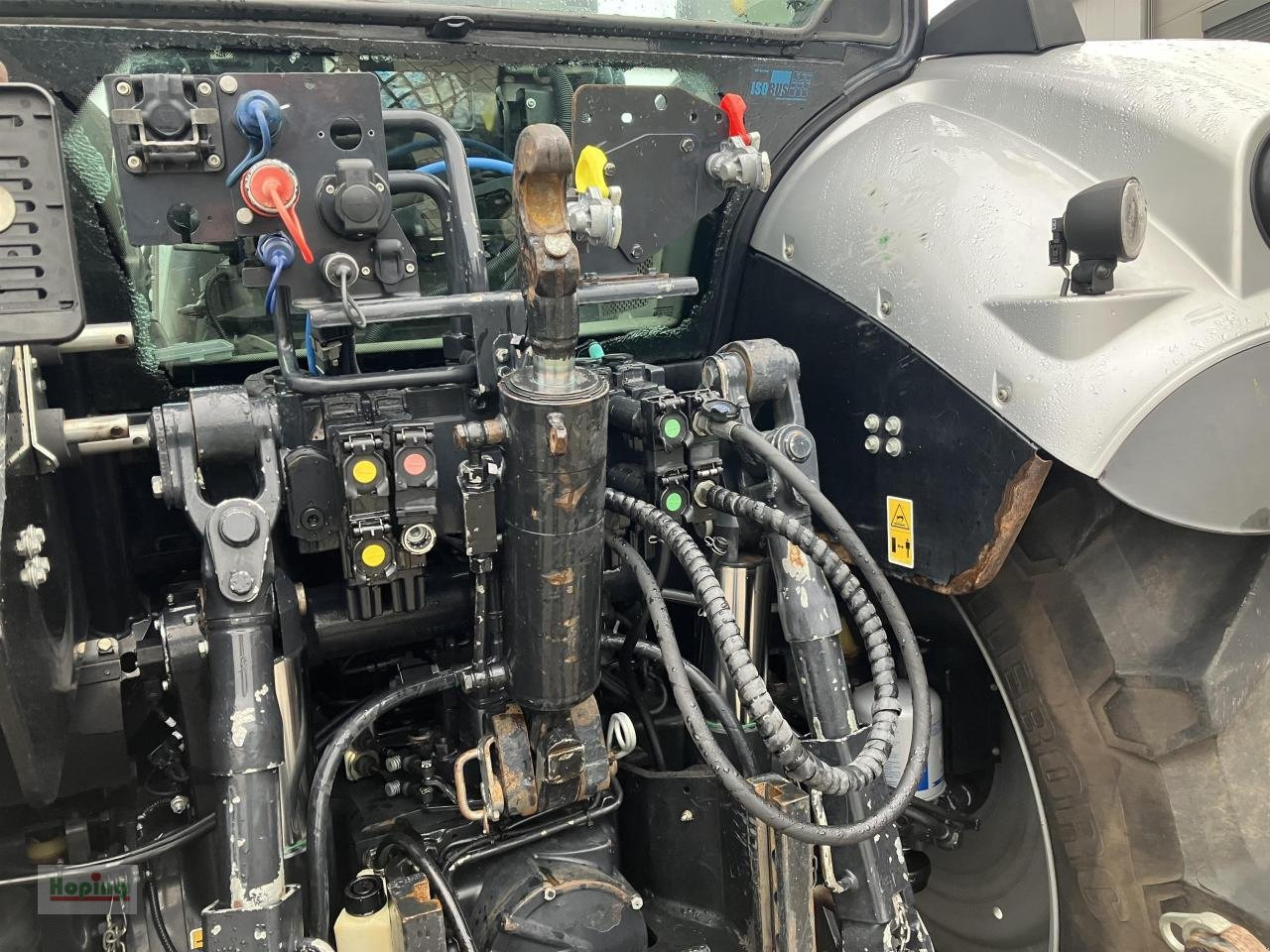 Deutz-Fahr 6185 Agrotron TTV Vo - Traktor: foto 4 Deutz-Fahr 6185 Agrotron TTV Vo - Traktor: foto 4