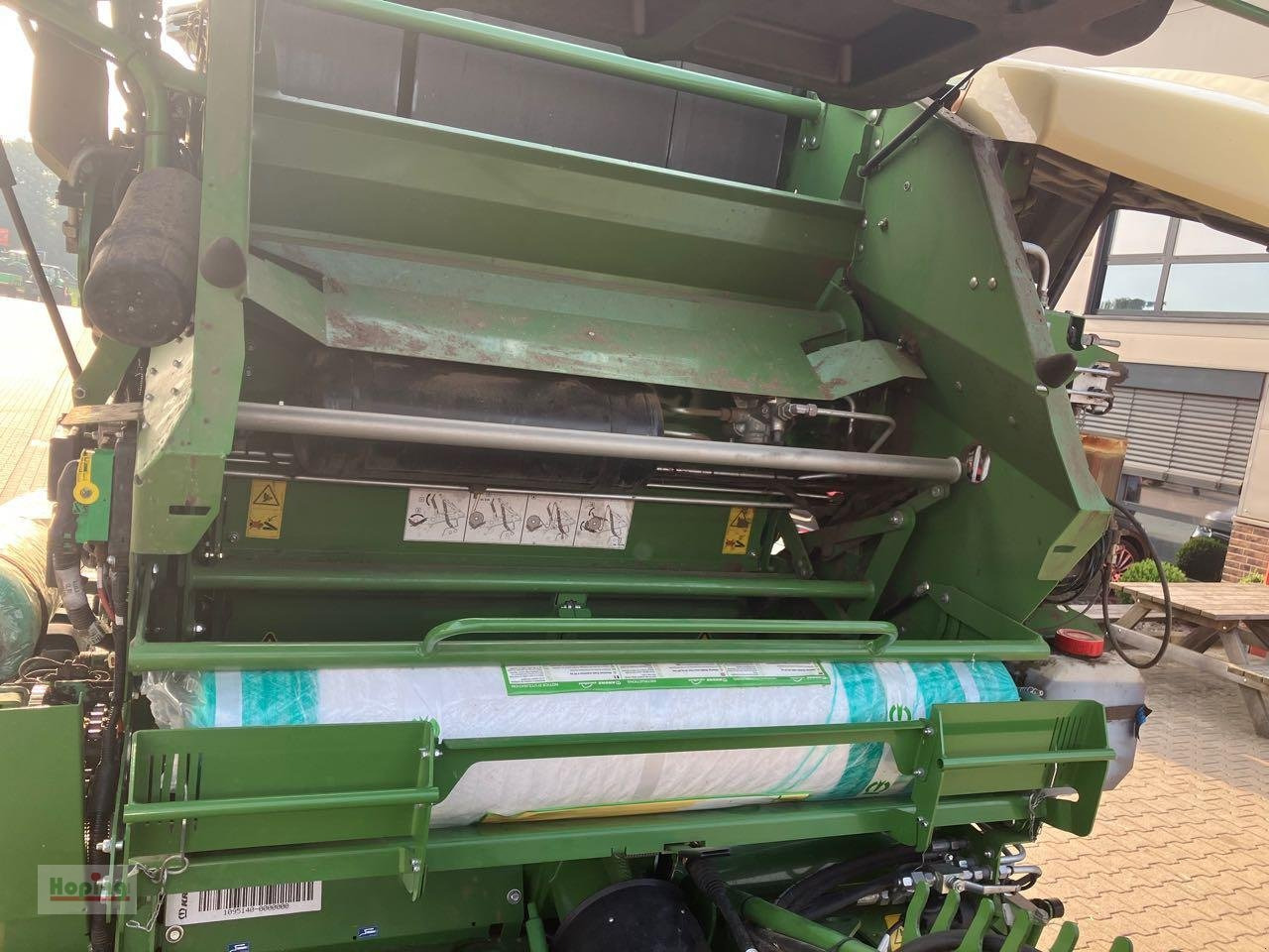 Dengmbledhëse e rrumbullakët Krone VariPack V190 XC Plu: foto 15 Dengmbledhëse e rrumbullakët Krone VariPack V190 XC Plu: foto 15