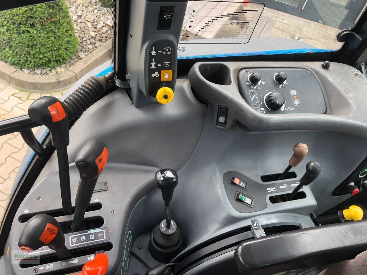 Traktor New Holland TSA 115: foto 14