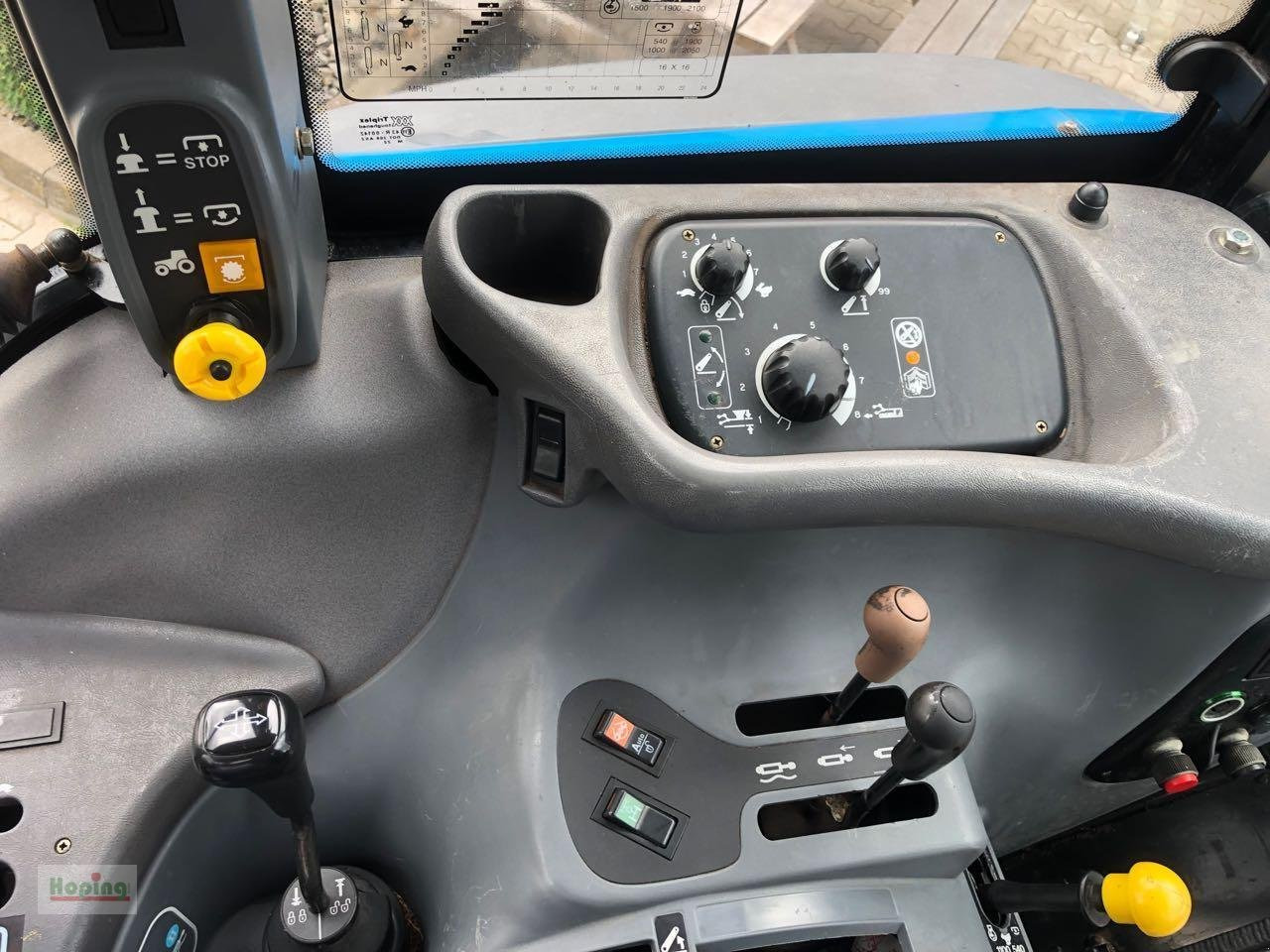 Traktor New Holland TSA 115: foto 13