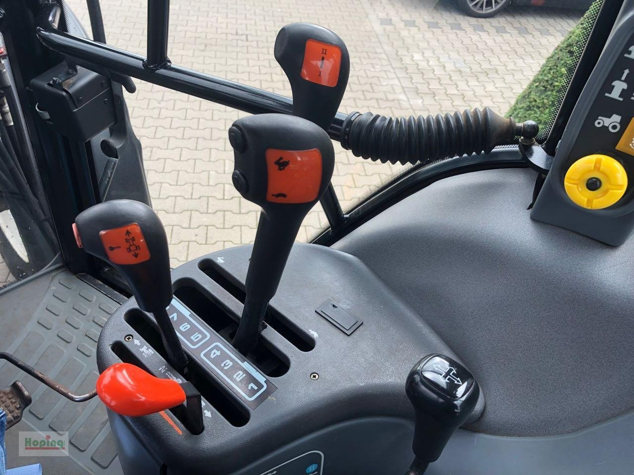 Traktor New Holland TSA 115: foto 17