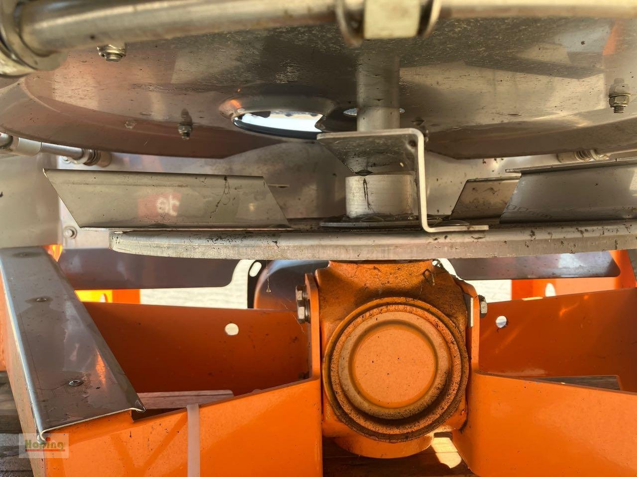 Shpërndarës rëre/ Kripe i ri Saphir Vortex 600E: foto 6