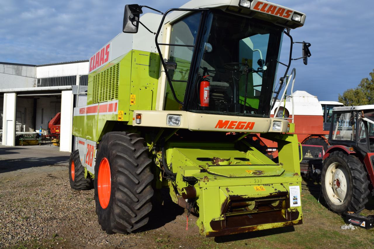 CLAAS Dominator 203 Mega - Autokombajnë: foto 3 CLAAS Dominator 203 Mega - Autokombajnë: foto 3