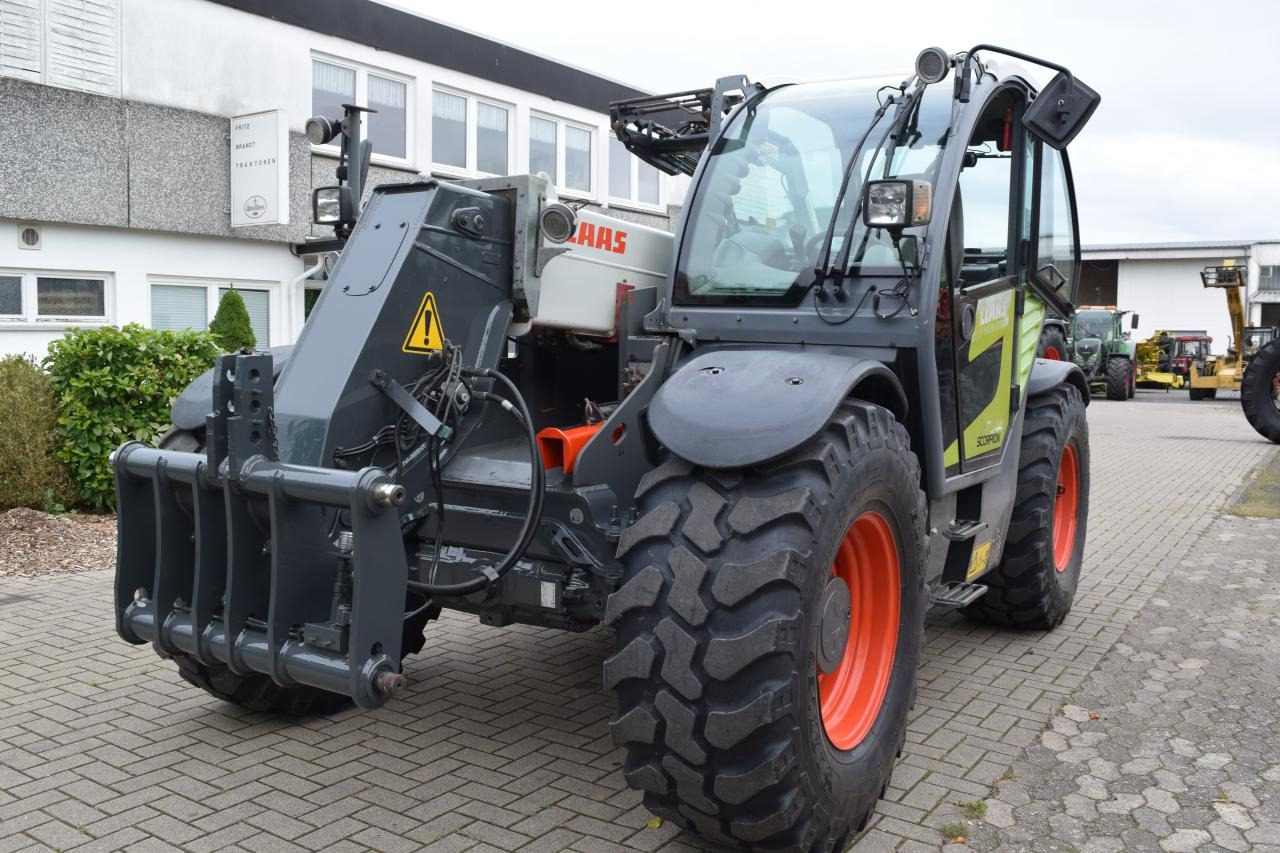 CLAAS SCORPION 7044 - Ekskavator teleskopik: foto 2 CLAAS SCORPION 7044 - Ekskavator teleskopik: foto 2