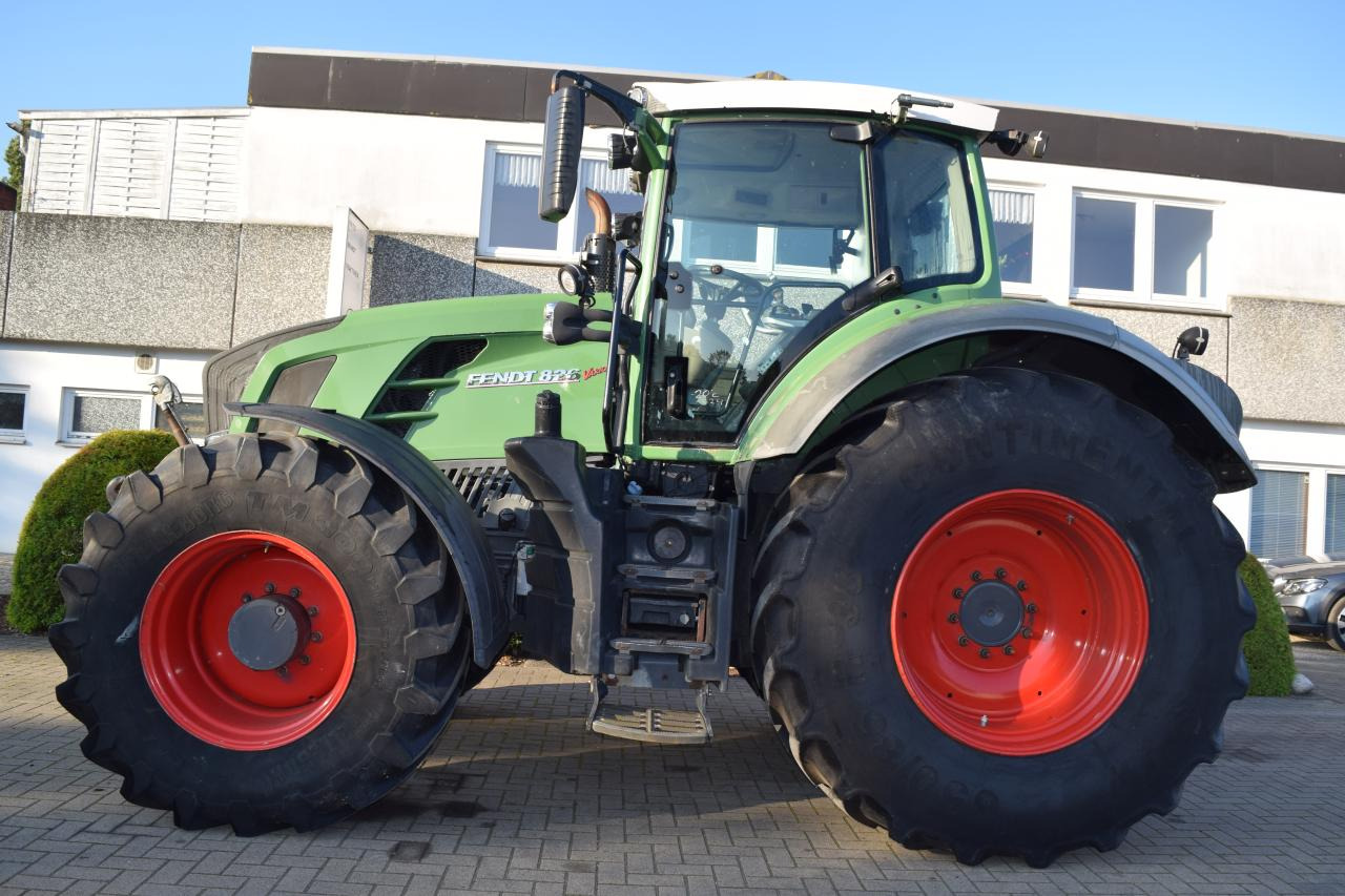 Fendt 826 Vario SCR - Traktor: foto 3 Fendt 826 Vario SCR - Traktor: foto 3
