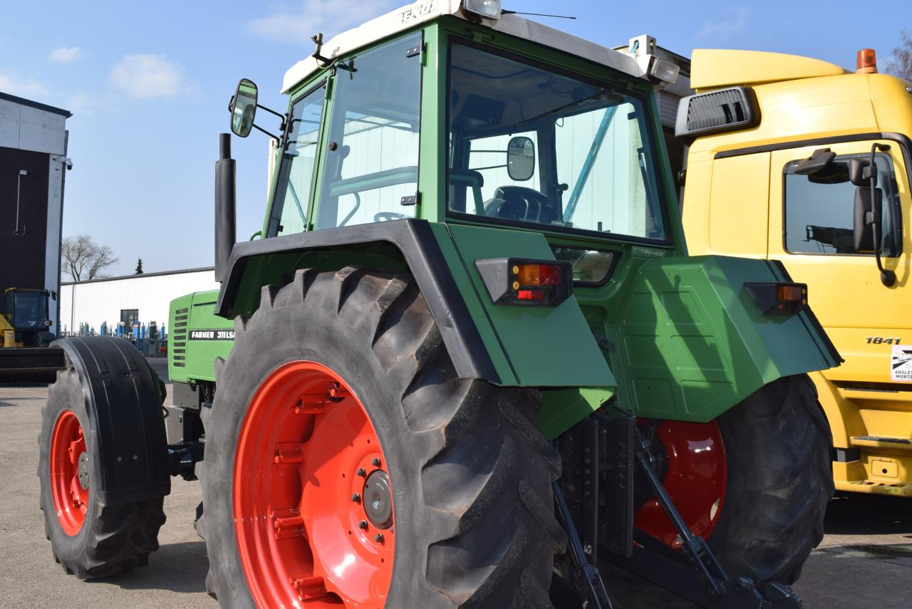 Fendt Farmer 311 LSA - Traktor: foto 4 Fendt Farmer 311 LSA - Traktor: foto 4