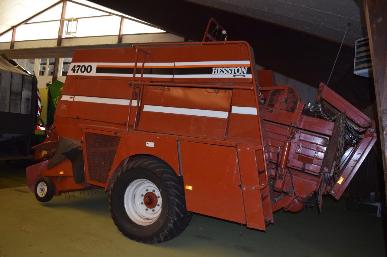 Fiat Hesston 4700 - Dengmbledhëse katrore: foto 3 Fiat Hesston 4700 - Dengmbledhëse katrore: foto 3