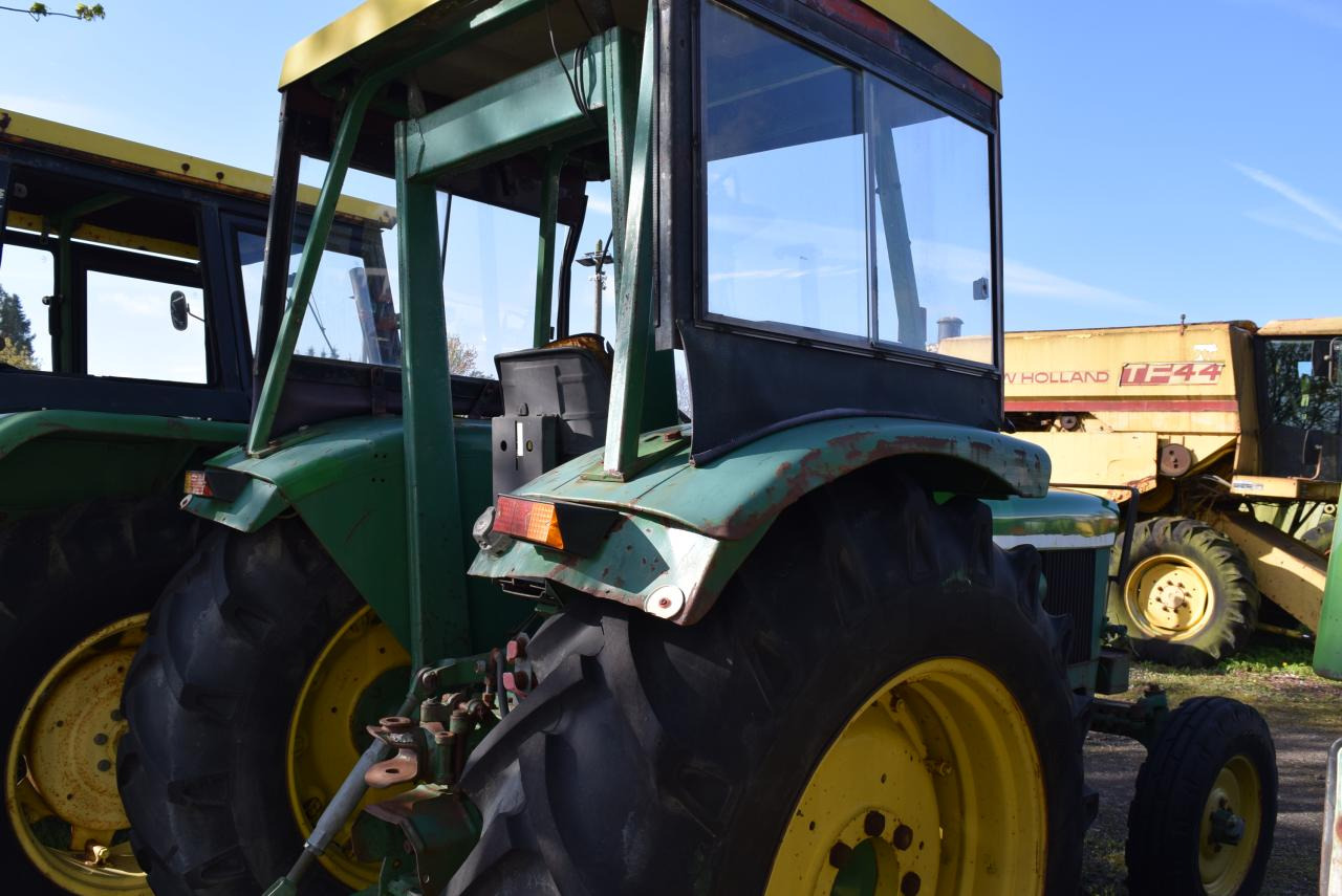 John Deere 2130 - Traktor: foto 3 John Deere 2130 - Traktor: foto 3