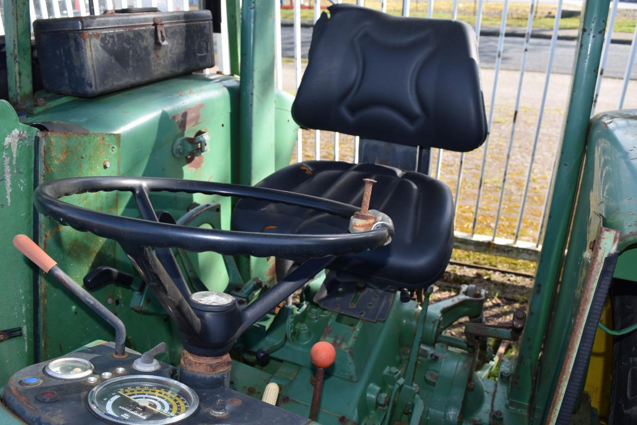 John Deere 2130 - Traktor: foto 5 John Deere 2130 - Traktor: foto 5