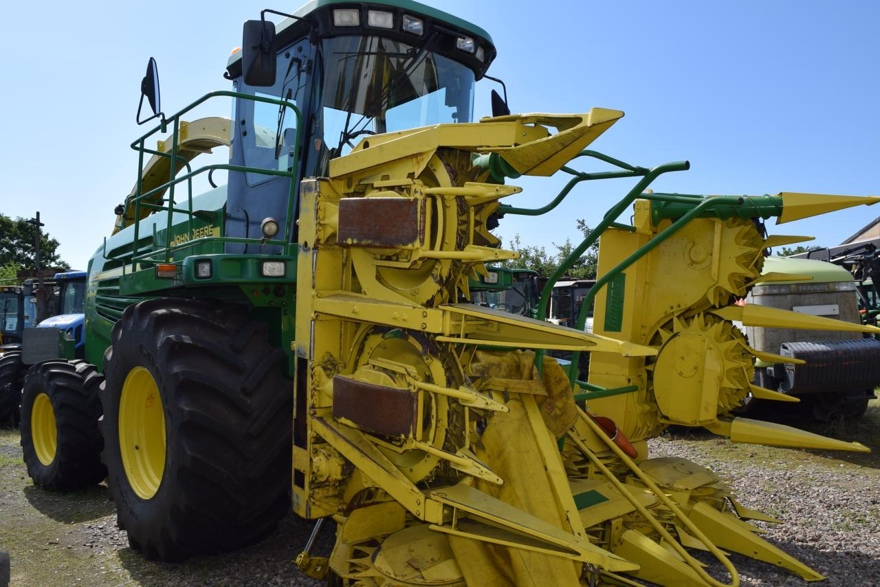 John Deere 7400 - Korrëse foragjere: foto 1 John Deere 7400 - Korrëse foragjere: foto 1